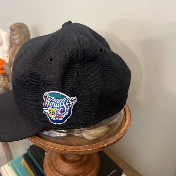 New Era New York Yankees 98 World Series MLB Authentic vintage fitted hat. 7 - Picture 2 of 7